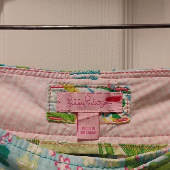 Lilly Pulitzer Aligator Print Resort Fit Bermuda Shorts Vacation Ready Size 2 - Picture 3 of 4
